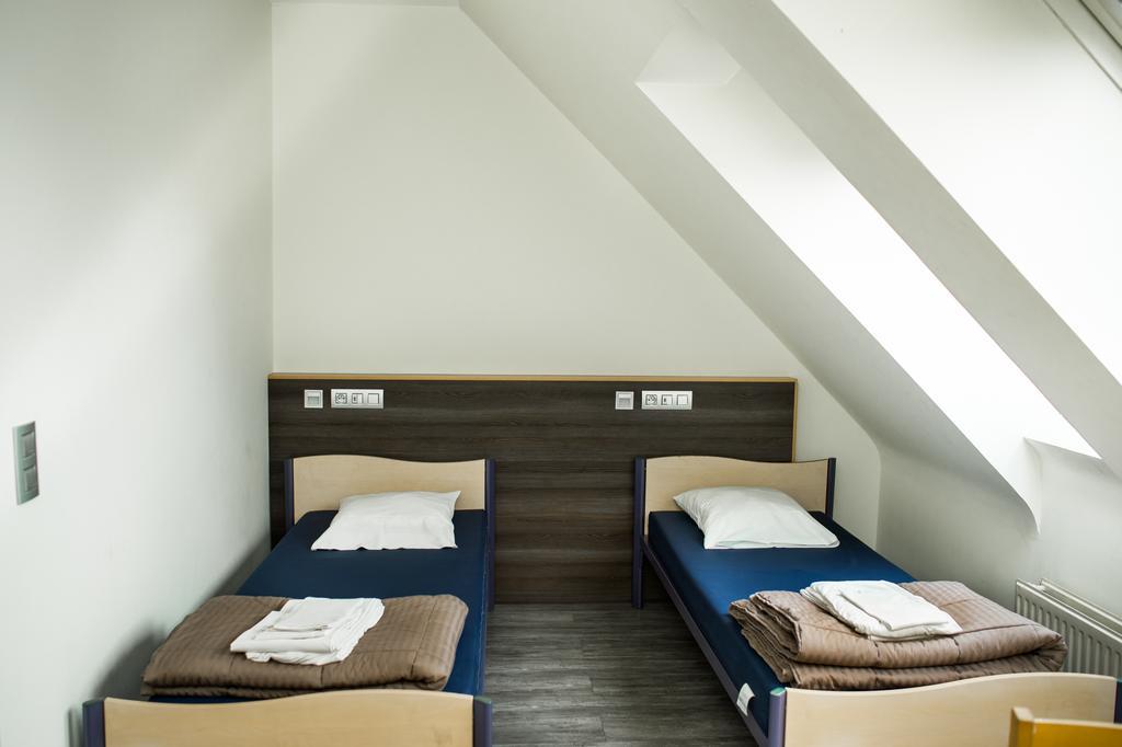 Sint-Jans-Molenbeek Hi Generation Europe Hostel מראה חיצוני תמונה