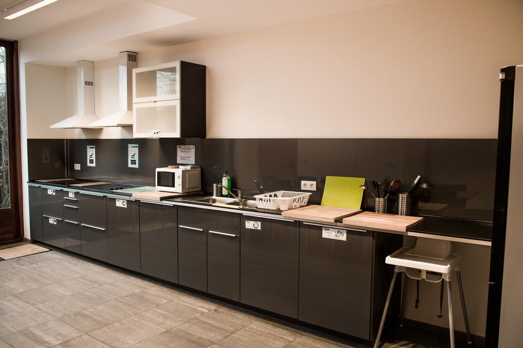 Sint-Jans-Molenbeek Hi Generation Europe Hostel מראה חיצוני תמונה