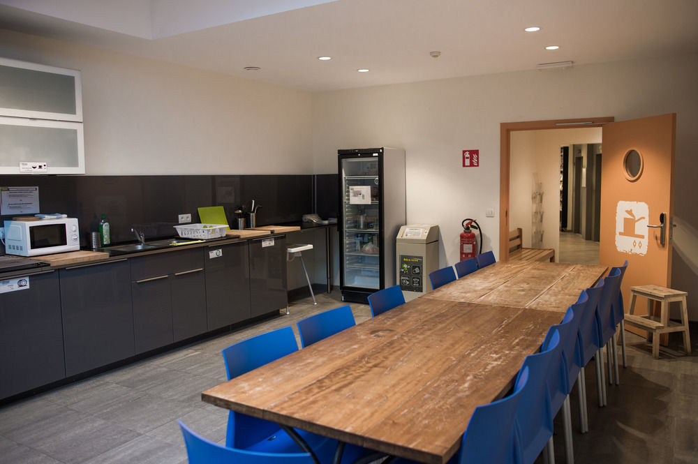 Sint-Jans-Molenbeek Hi Generation Europe Hostel מראה חיצוני תמונה
