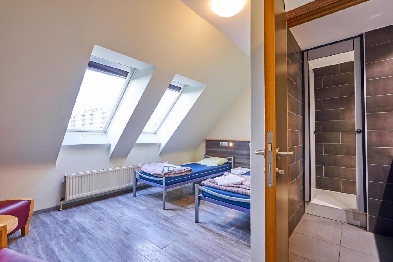 Sint-Jans-Molenbeek Hi Generation Europe Hostel מראה חיצוני תמונה
