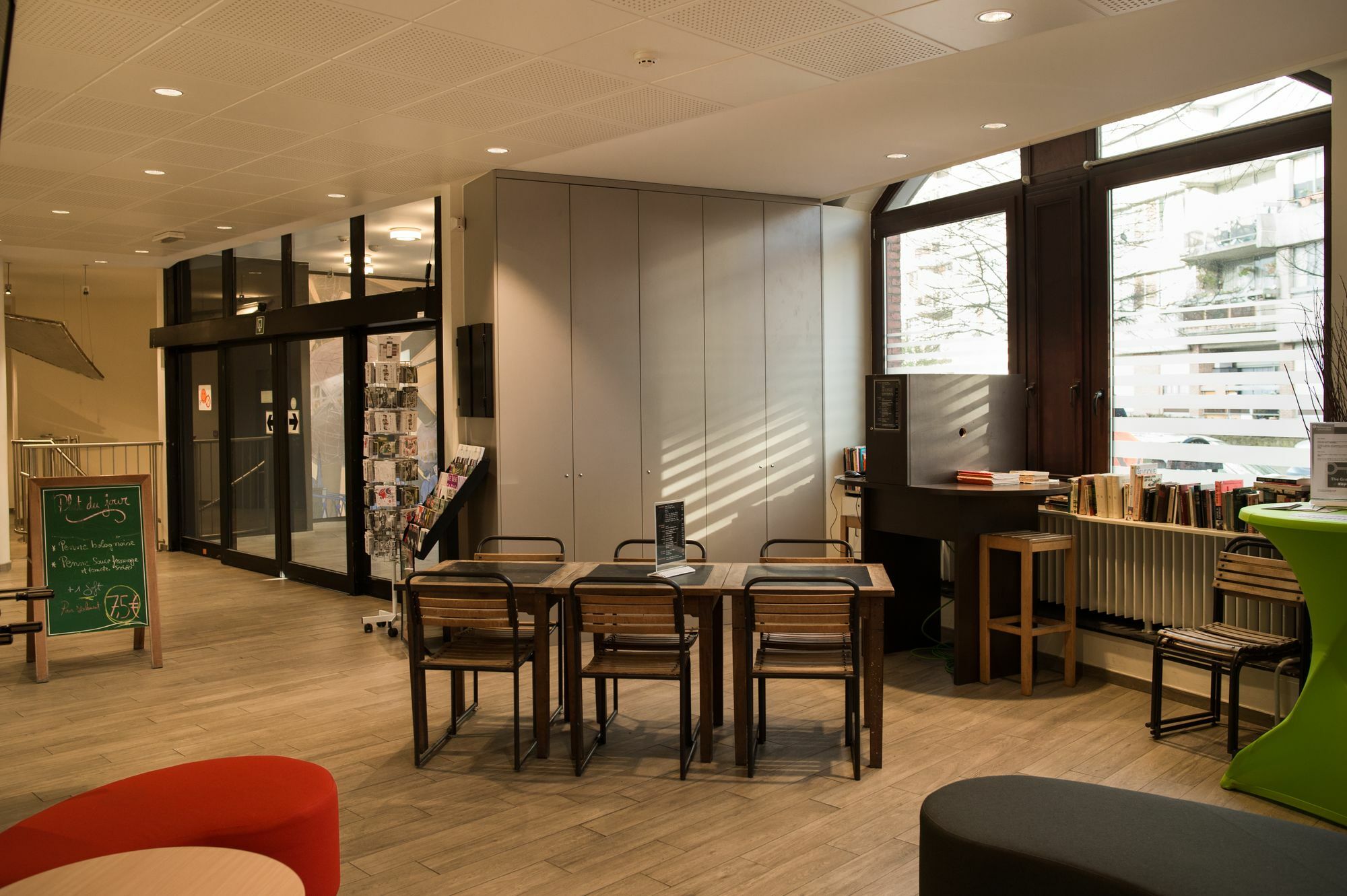Sint-Jans-Molenbeek Hi Generation Europe Hostel מראה חיצוני תמונה